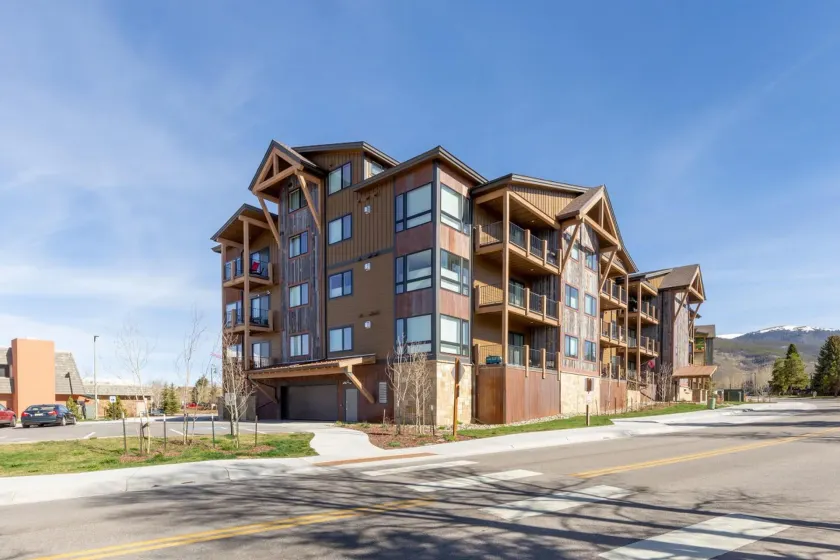 Sail Lofts #301 - Image 1