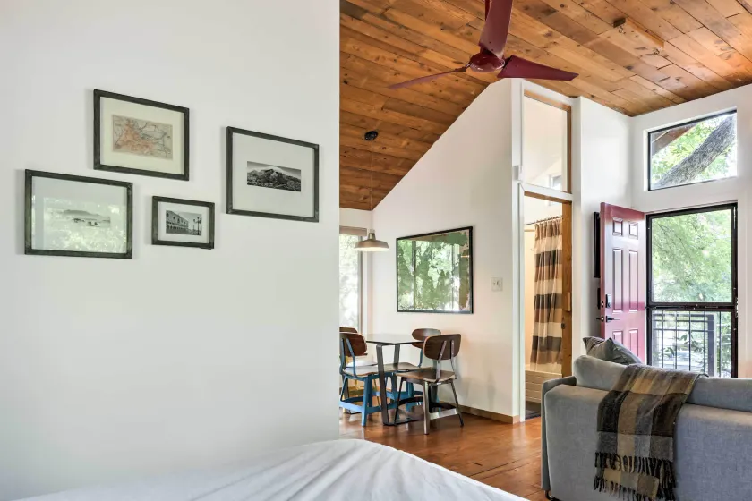 2 Mi to Dtwn: Pet-Friendly Austin Studio w/ Yard - Interiør