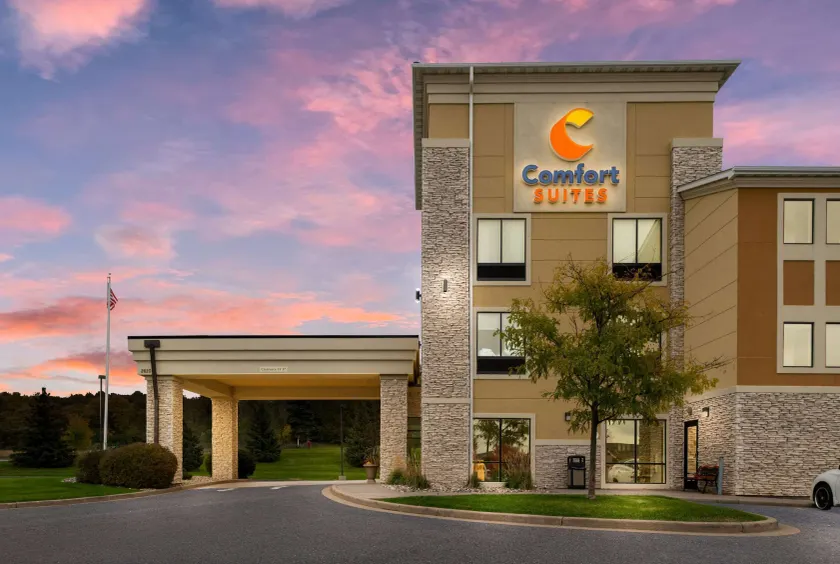 Comfort Suites Hudson I-94 - Image 1