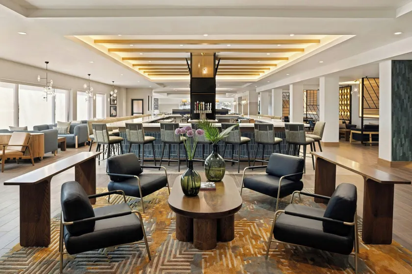 Oshkosh Marriott Waterfront Hotel & Convention Center - Image 1