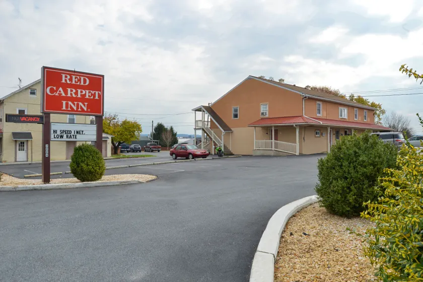Red Carpet Inn Ronks - Image 1