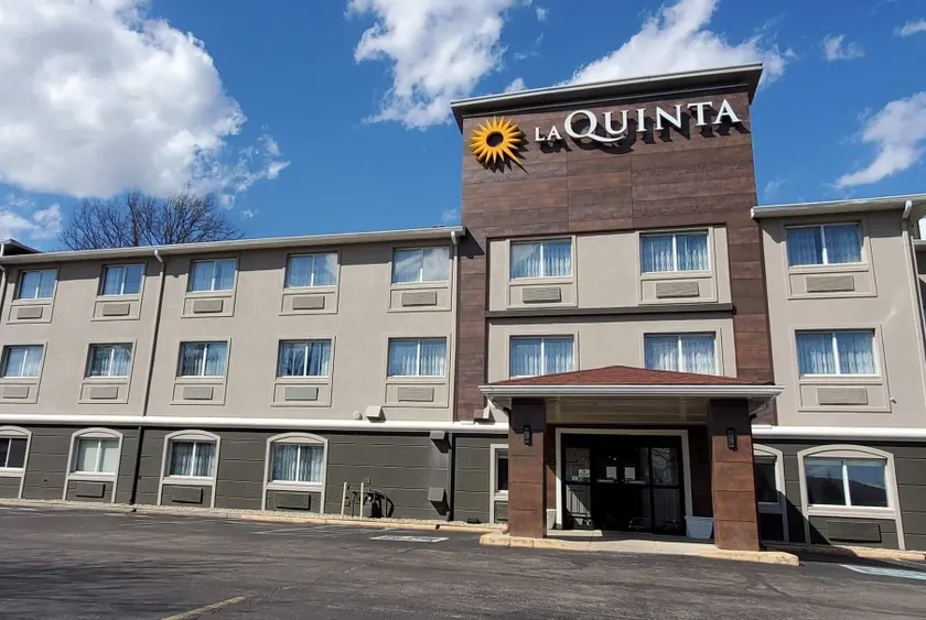 La Quinta Inn by Wyndham Indianapolis North - Image 1