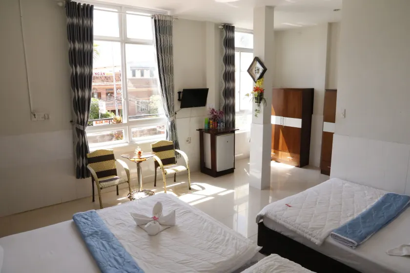 Minh Hung Hotel - Image 1
