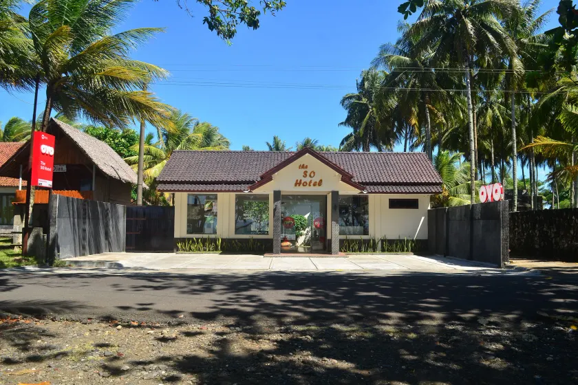 The SO Hotel Mitra RedDoorz - Image 1