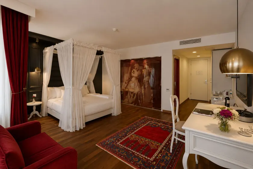 Senatus Hotel - Special Class - Image 1