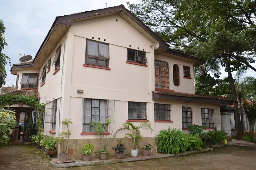 Cosy Garden Guest House - Image 1