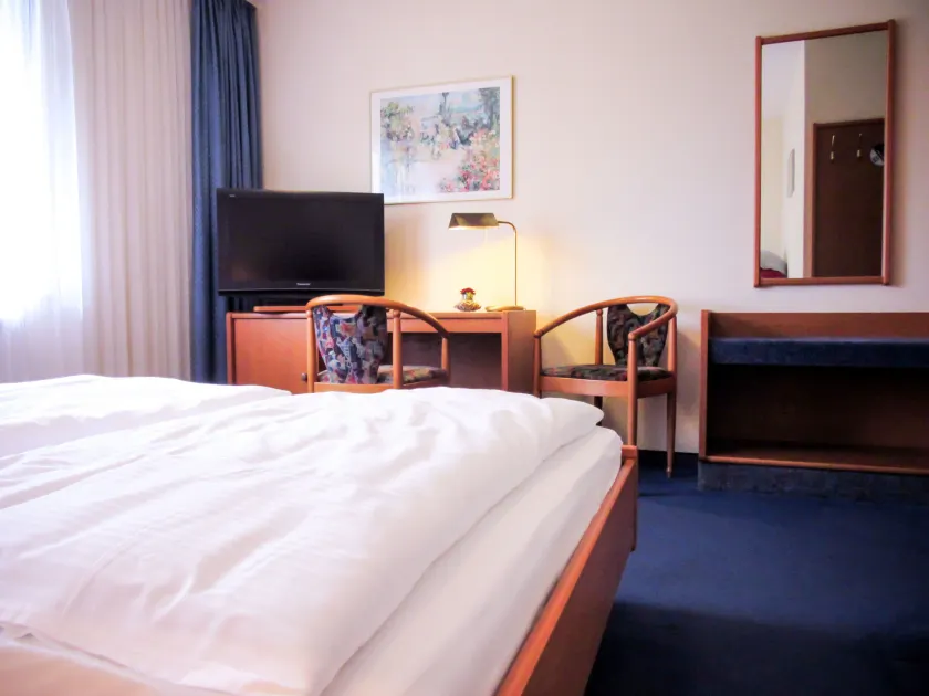 Hotel Zur Flora - Image 1