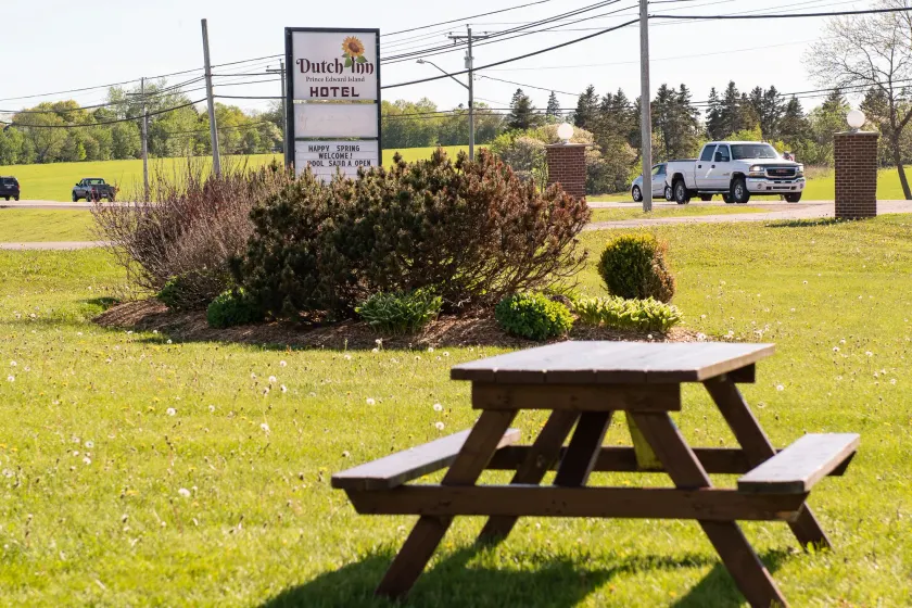 Dutch Inn - Image 1
