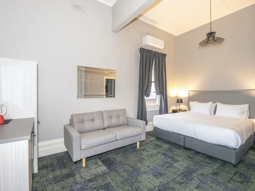 Telegraph Hotel Numurkah - Image 1
