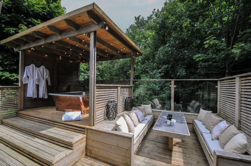24 Meadow Retreat - Image 1