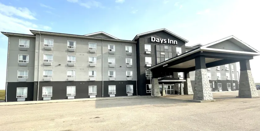 Days Inn by Wyndham Grande Prairie - Image 1