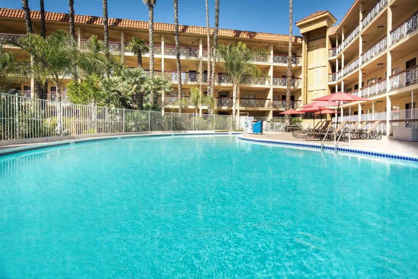Ramada by Wyndham Burbank Airport - Image 1