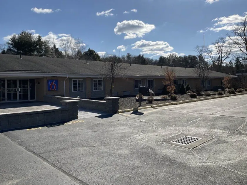 Motel 6 Putnam CT - Image 1