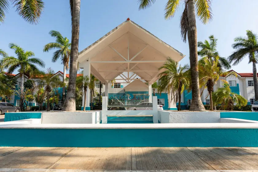 Hotel Ocean View - Image 1