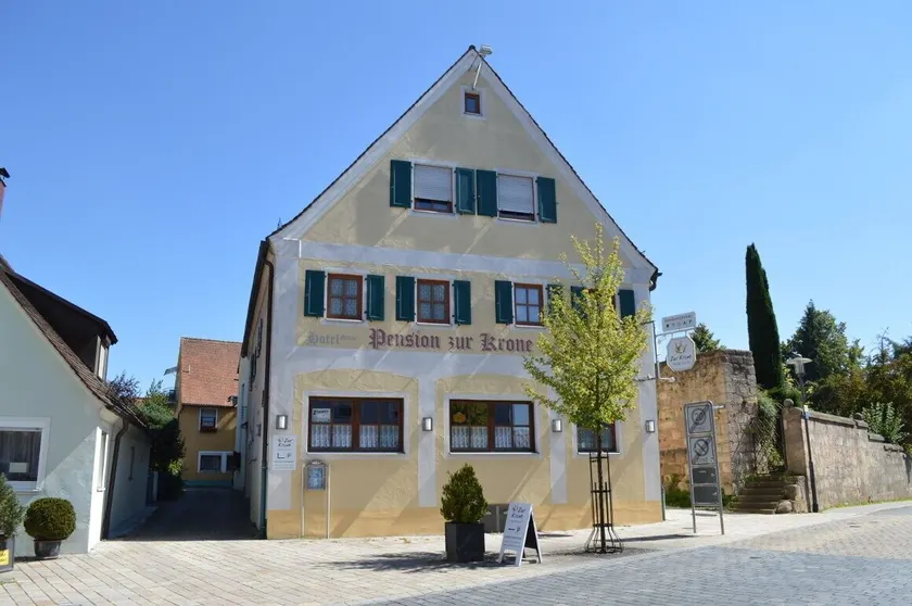 Hotel Garni und Apartments Zur Krone - Image 1