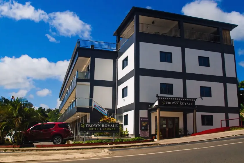 Crown Royale Hotel & Lounge - Image 1