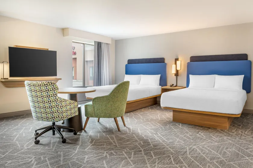 Hampton Inn & Suites Cincinnati/Uptown-University Area - Image 1