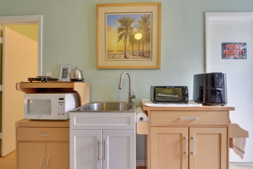 Convenient Sarasota Studio w/ Lush Backyard! - Interior