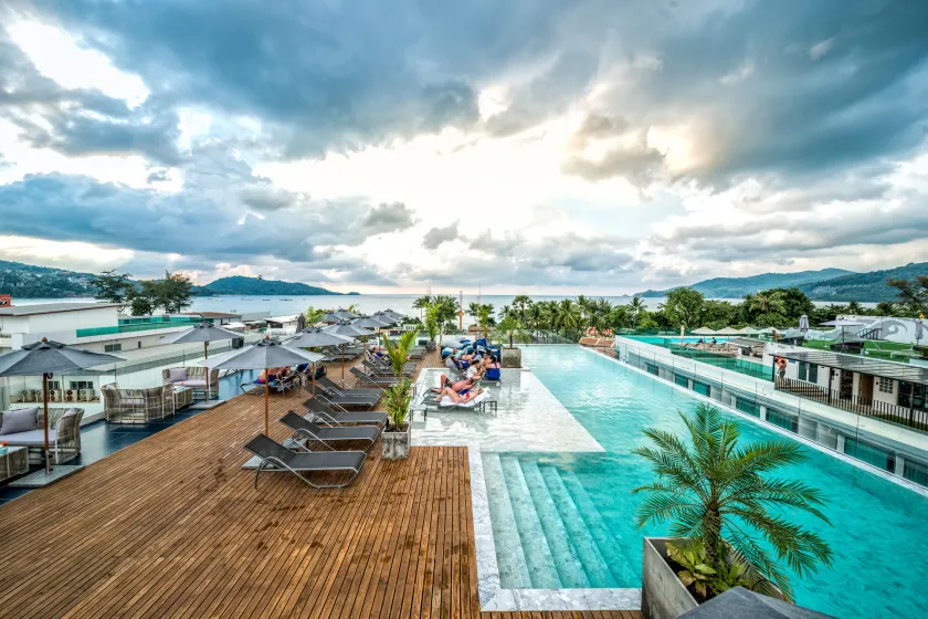 Hotel Clover Patong Phuket - Image 1