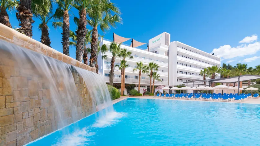azuLine Hotel Bergantin - Image 1