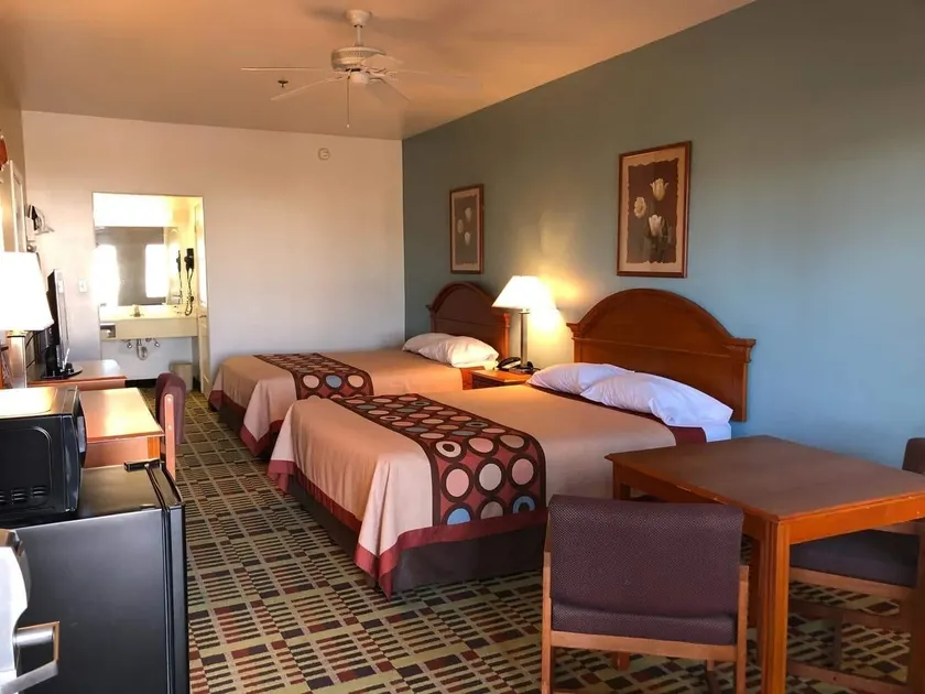 Scottish Inns & Suites Forney/East Dallas - Rum