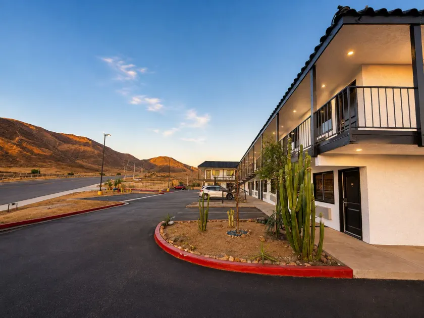 Casa Blanca Hotel - Jurupa Valley Riverside 60 Fwy - Image 1