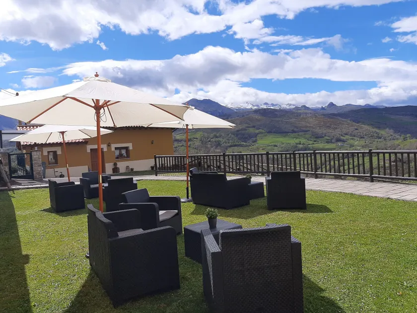 Valle la Fuente - Image 1