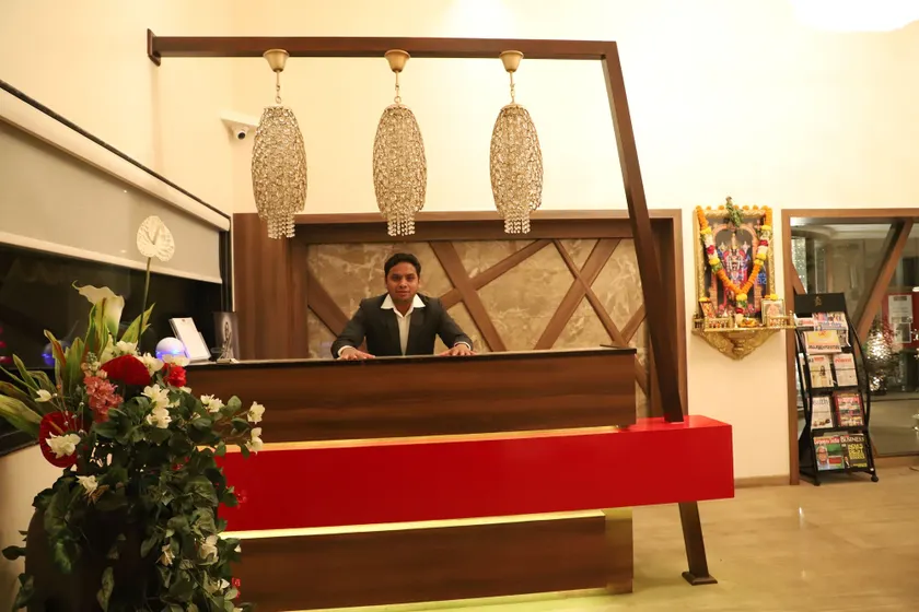 Hotel Reyansh Grand - Reception