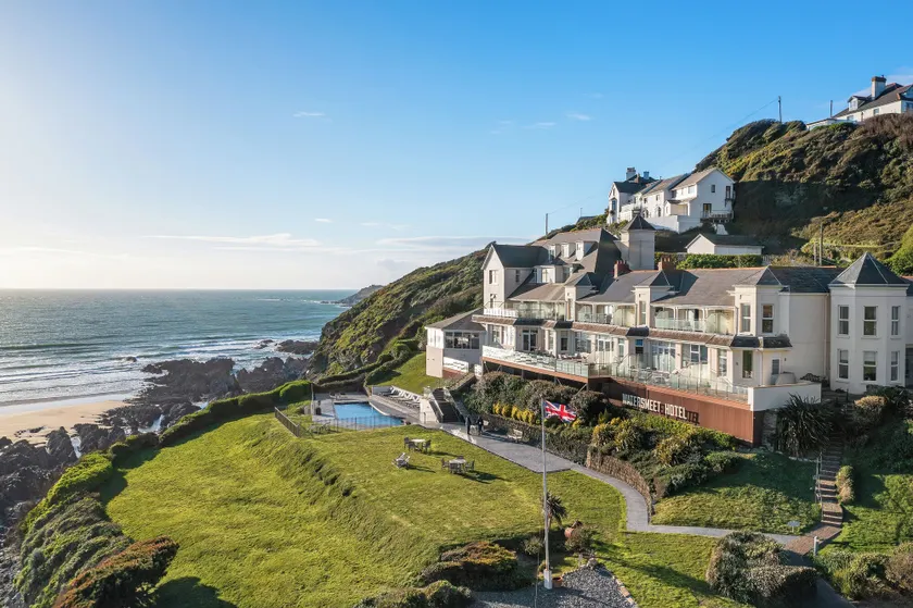 Watersmeet Hotel - Image 1