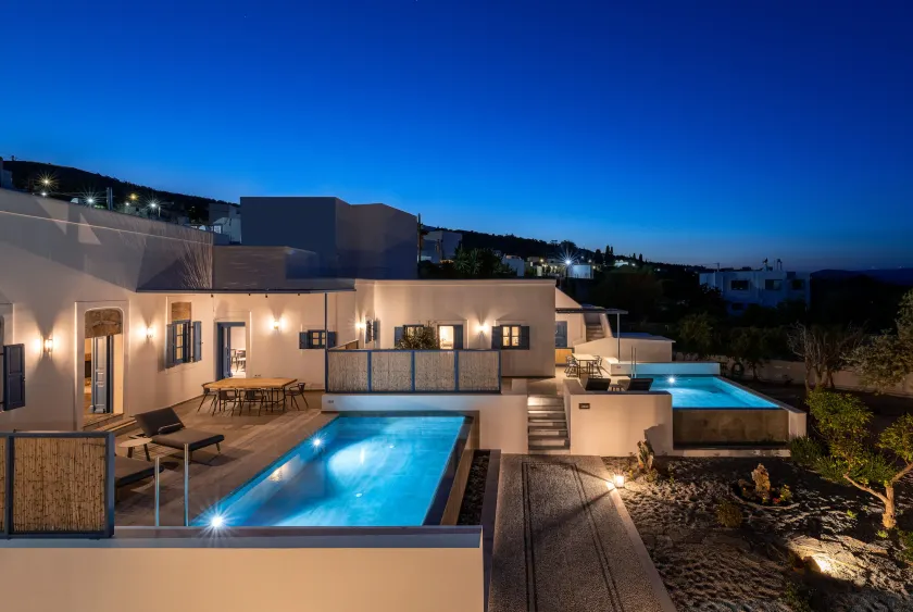 Kalathos Square luxury suites - Image 1