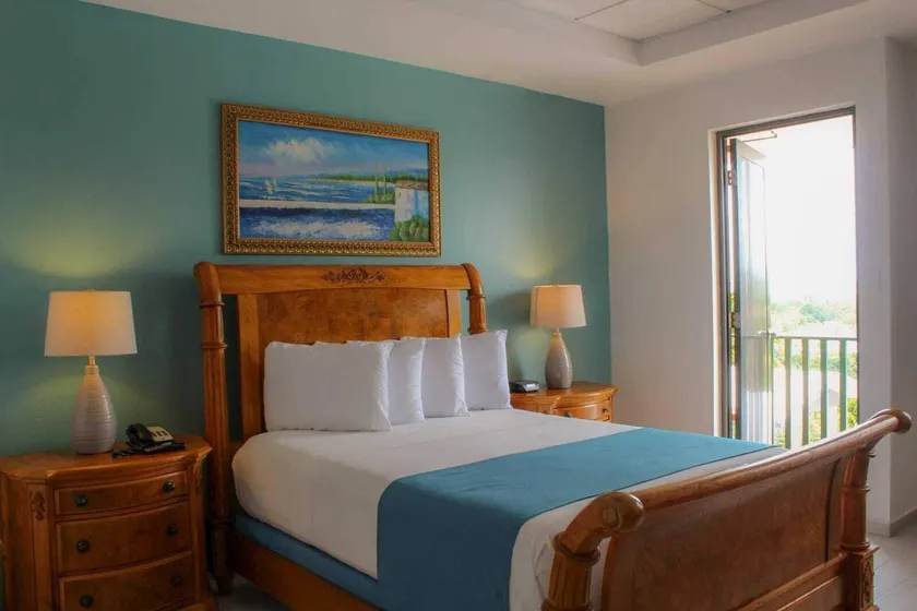 Fajardo Inn - Image 1