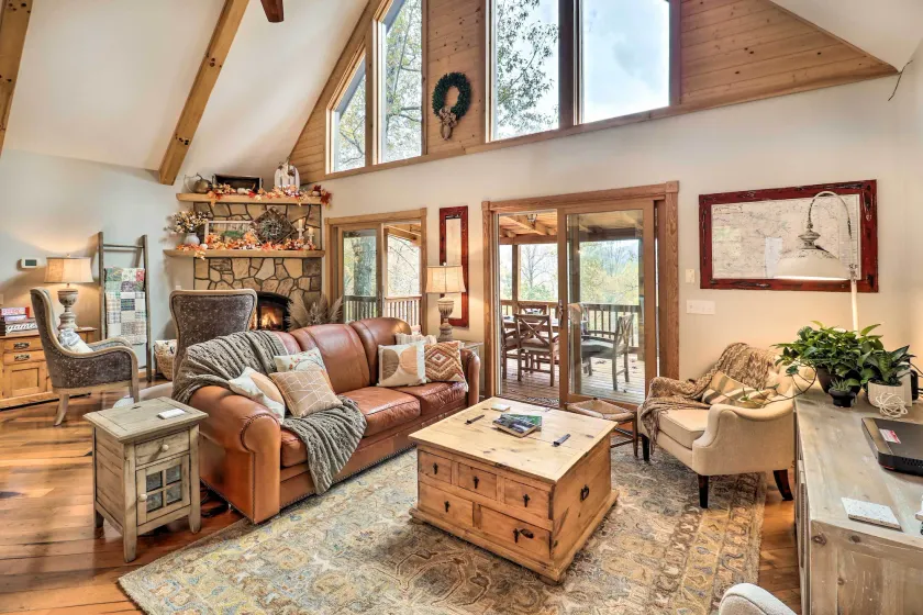 Luxe Franklin Home Features Indoor/outdoor Comfort - Image 1