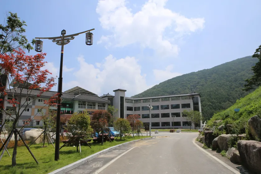 Sancheong Korean Medicine Family Hotel - Image 1