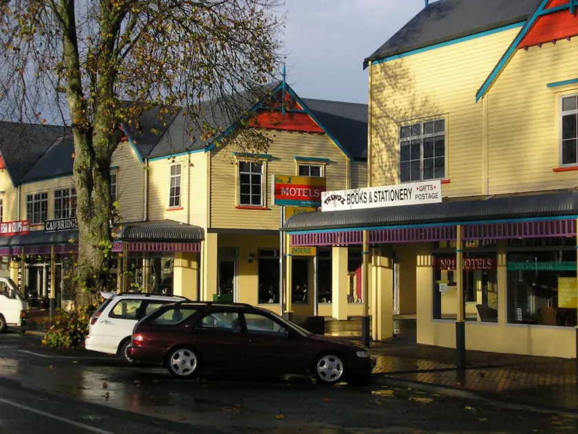 No 1 Motels - Image 1