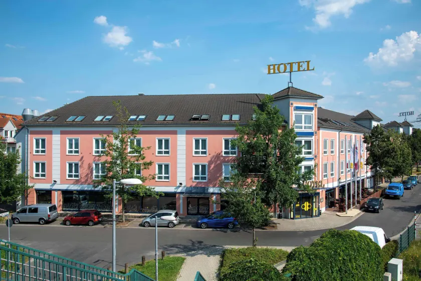 Best Western Premier Airporthotel Berlin - Image 1
