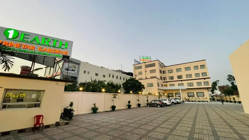 Hotel Trinetar Gardens - Image 1