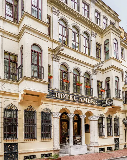 Amber Hotel & Spa - Image 1