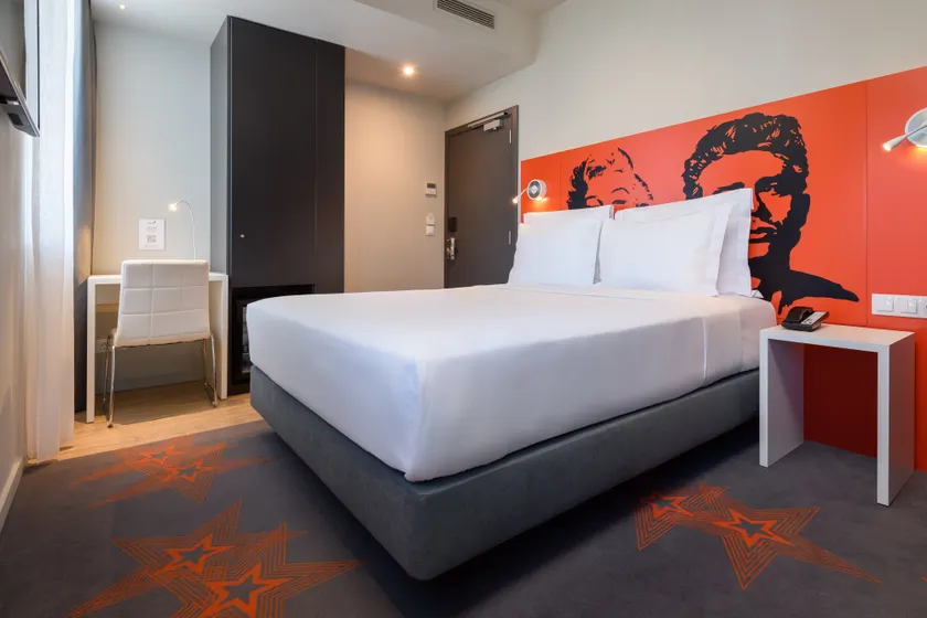 Star inn Lisbon Airport - Image 1