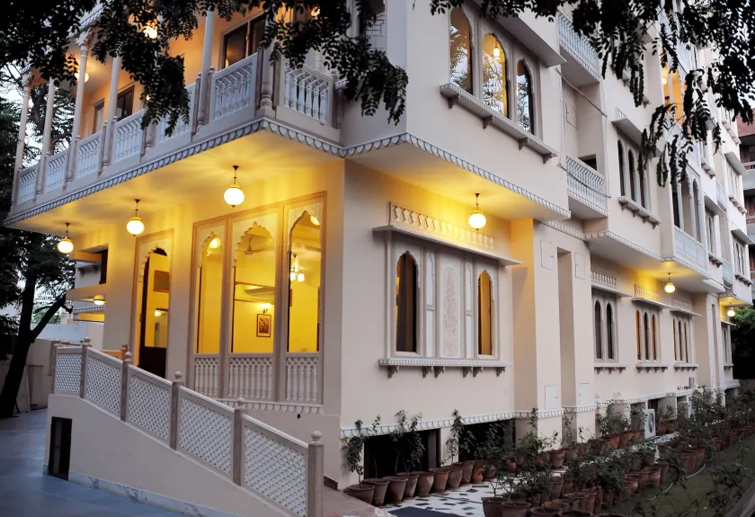 Om Niwas Suite Hotel - Image 1