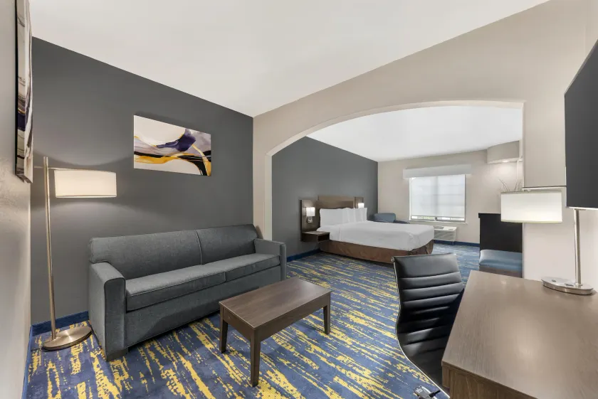 Best Western Sea World - Lackland AFB NW Hotel & Suites - Image 1