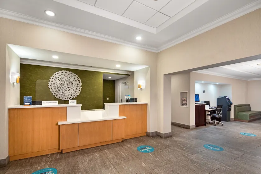 Fairfield Inn by Marriott Toronto Oakville - Image 1