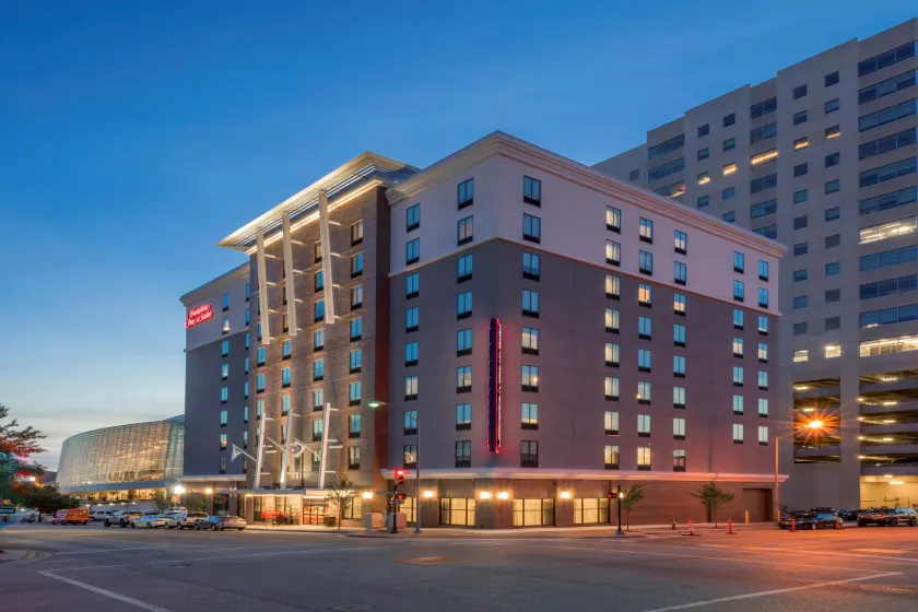 Hampton Inn & Suites Tulsa Downtown - Image 1