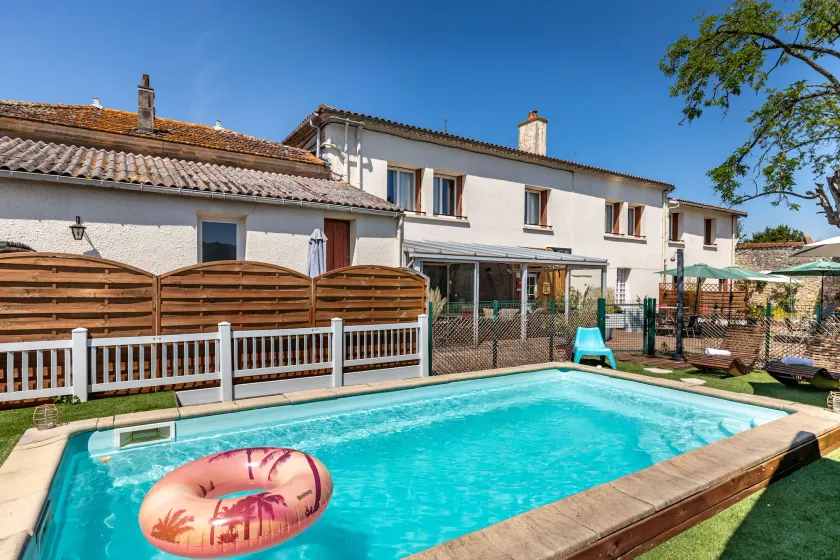 Hotel Les Vieux Acacias - Image 1