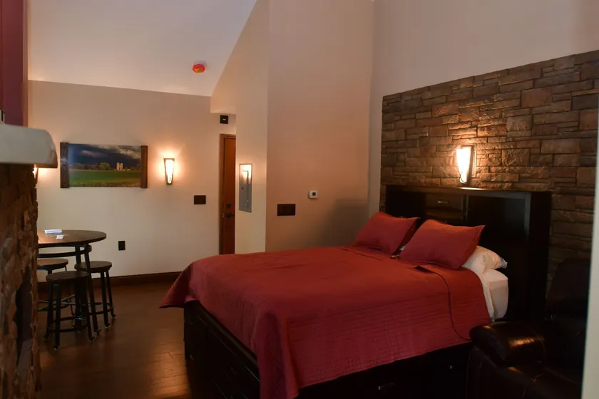 The Fields of Eden Inn - Image 1