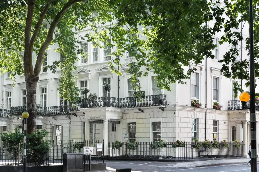 Edward Hotel - Image 1