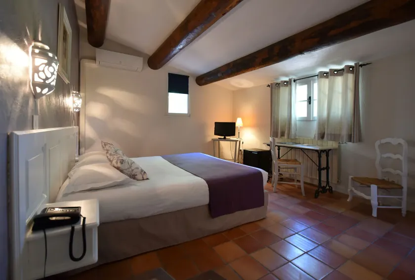 Logis Hotel le Mas De Cure Bourse - Image 1
