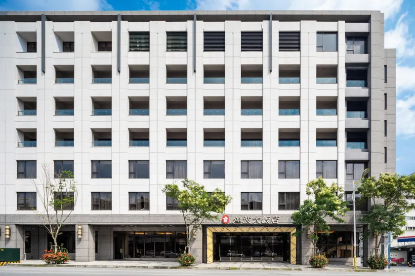 Lakeshore Hotel Hualien - Image 1