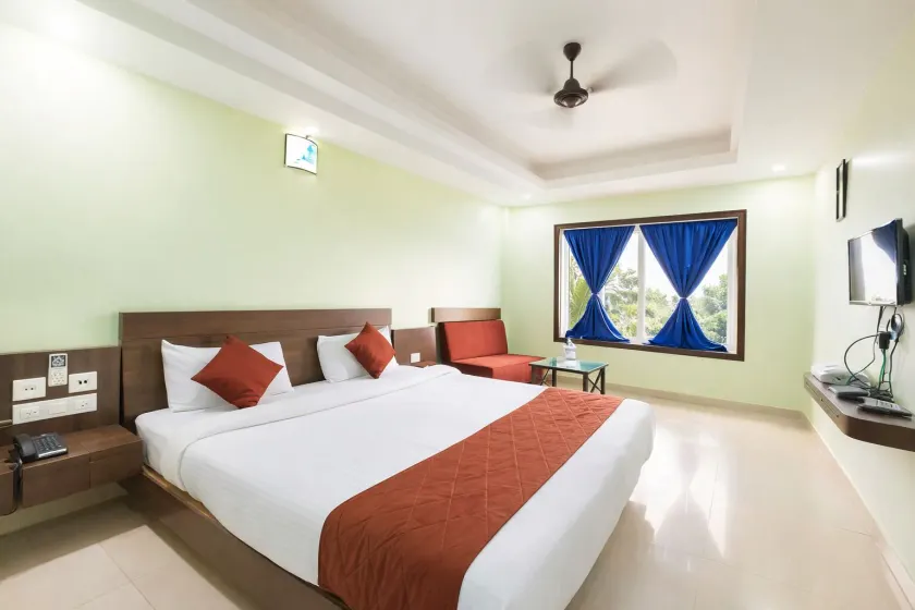 Hotel Deep Ganga Puri - Image 1