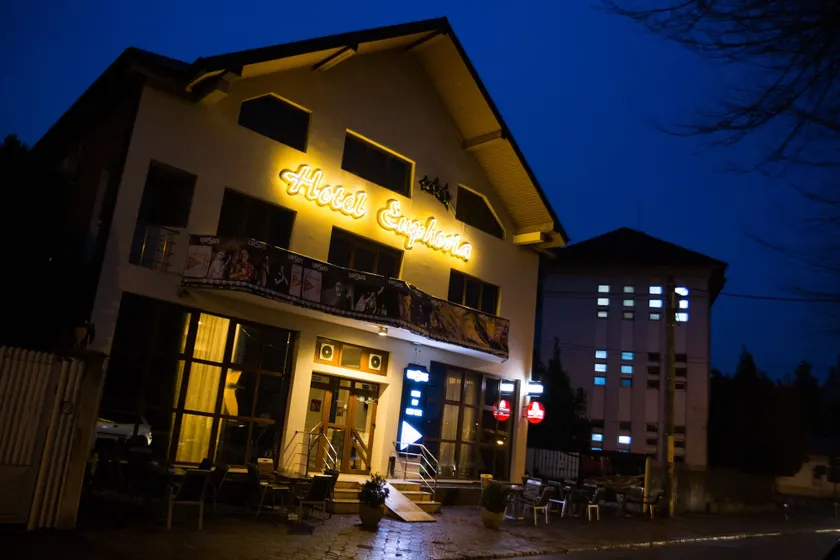 Hotel Euphoria - Image 1