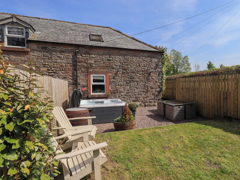 Corner Cottage - Image 1
